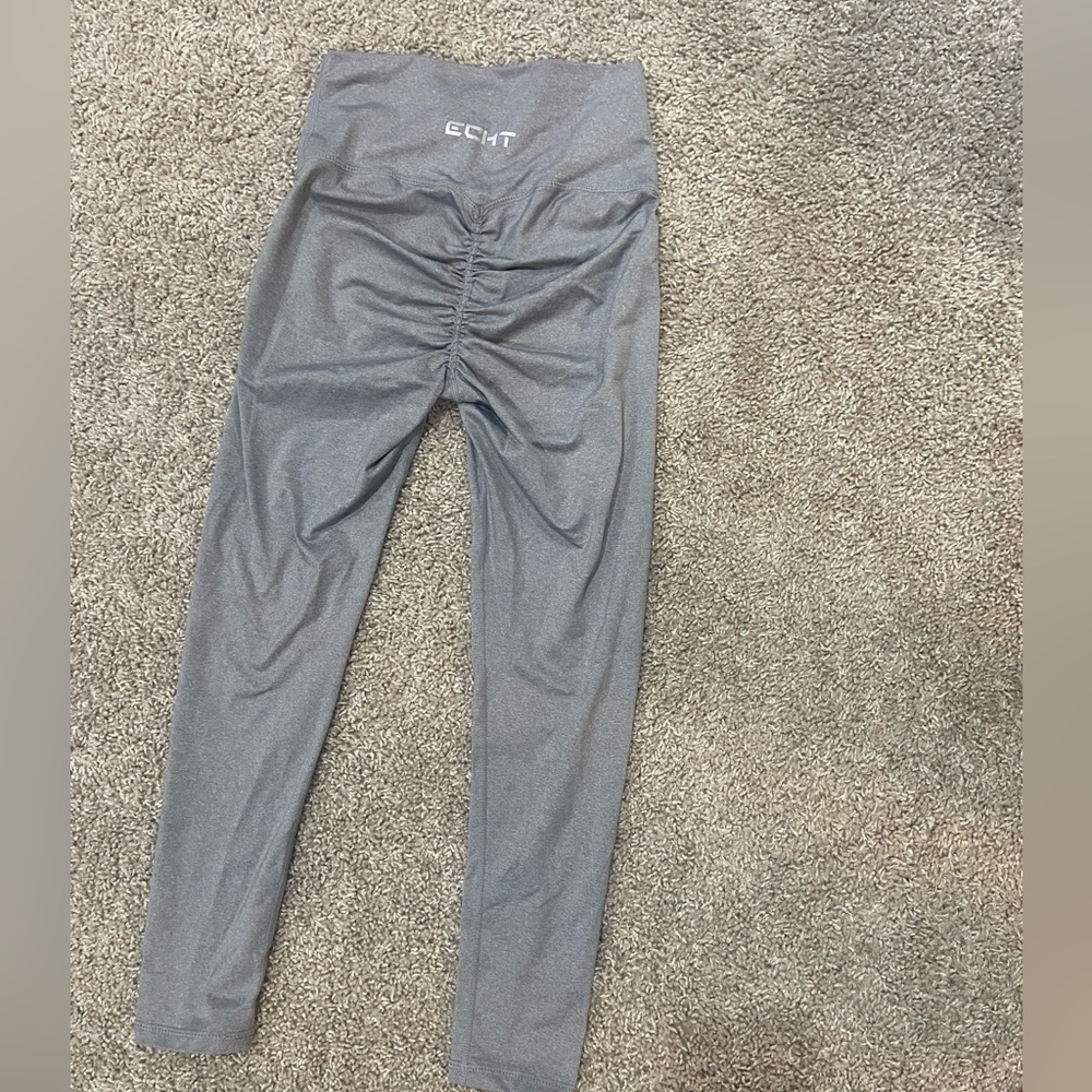ECHT Scrunch Butt capris leggings
